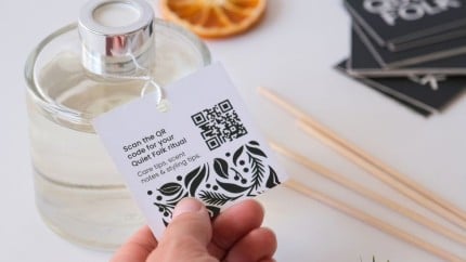 Weihnachtliche Anhänger mit QR Code für zusätzlichen Service rund um Ihr Produkt