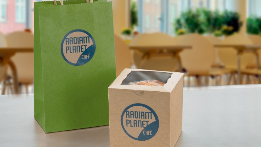 Runde naturbraune Etiketten auf Tüten