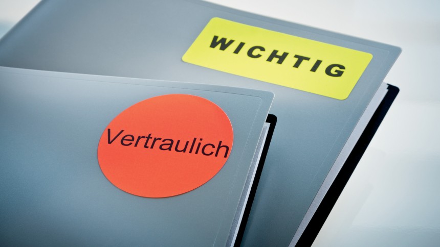 Neonfarbene Etiketten zum Kennzeichnen