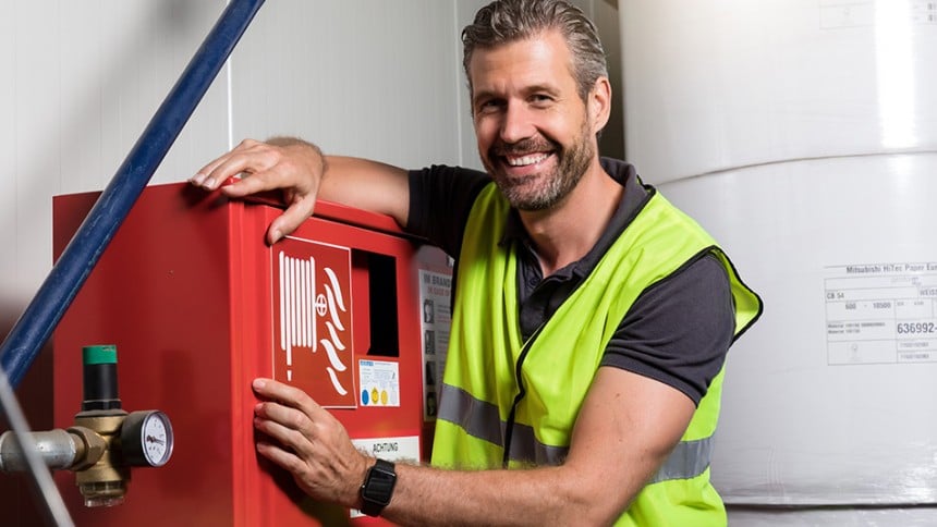 Spezialetiketten für Schilder Prüfplaketten und mehr