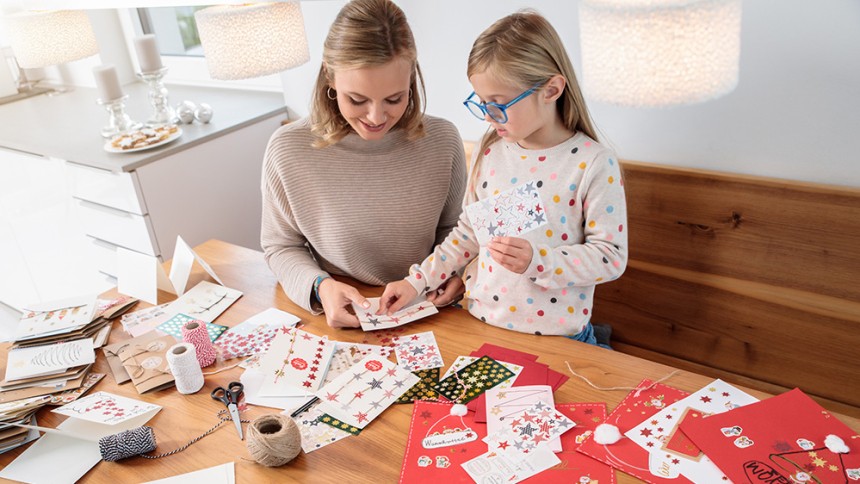 Weihnachtskarten mit Kindern basteln Basteltipps