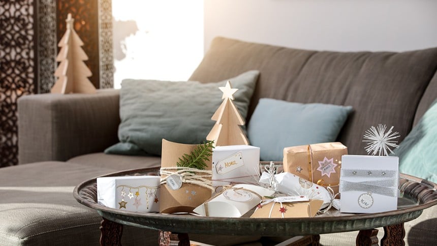 Tipps Geschenke weihnachtlich verpacken mit Stickern
