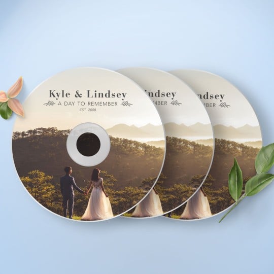 Wir bedrucken Ihre CDs mit Ihrem ganz persönlichen Design.