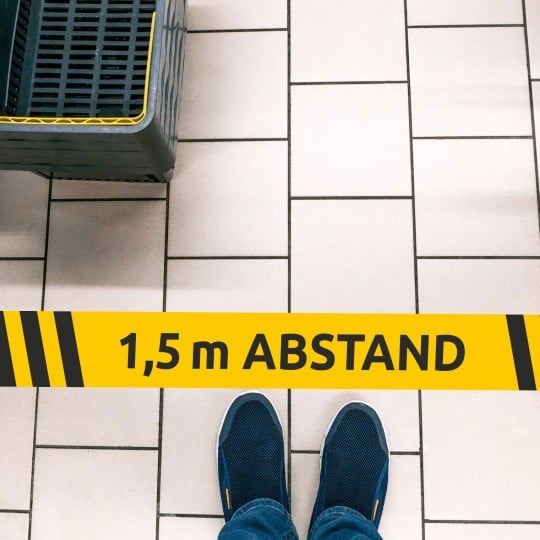 Abstand halten Bodenmarkierung