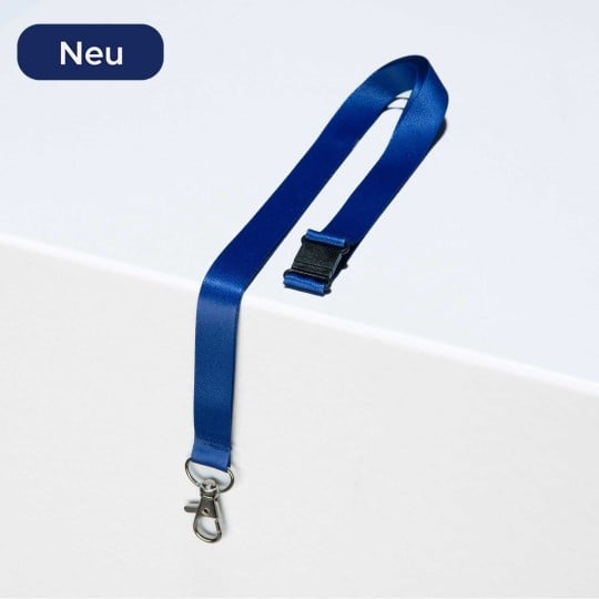 Lanyard liegt auf dem Tisch.
