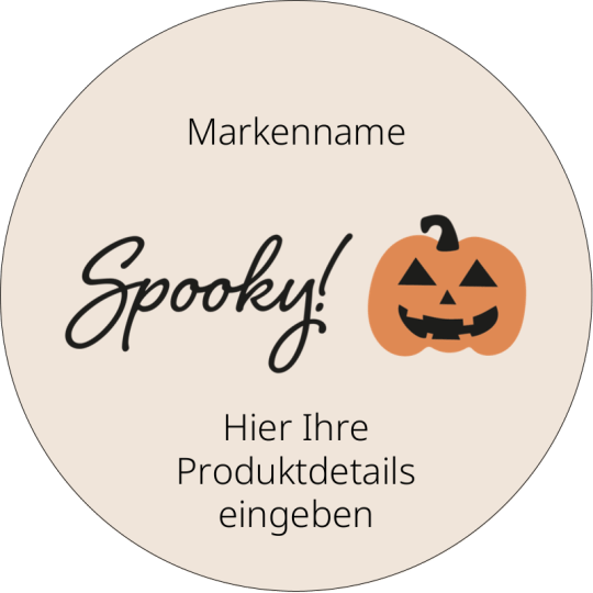 Auf dem runden Halloween-Aufkleber ist ein Kürbis und das Wort Spooky zu lesen.
