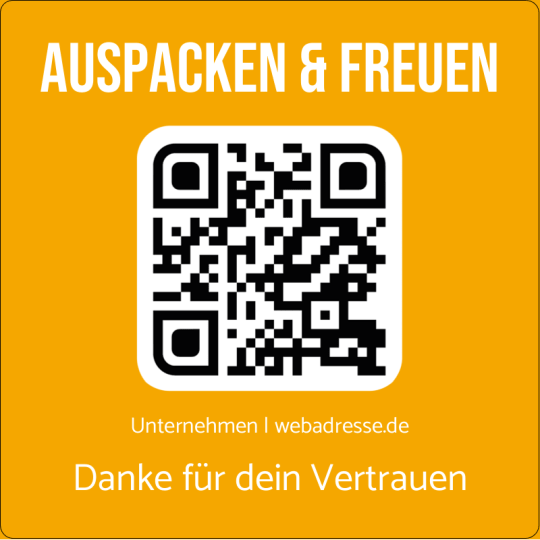 Auf dem quadratischen Aufkleber ist ein QR Code und die Aufforderung "auspacken & freuen".