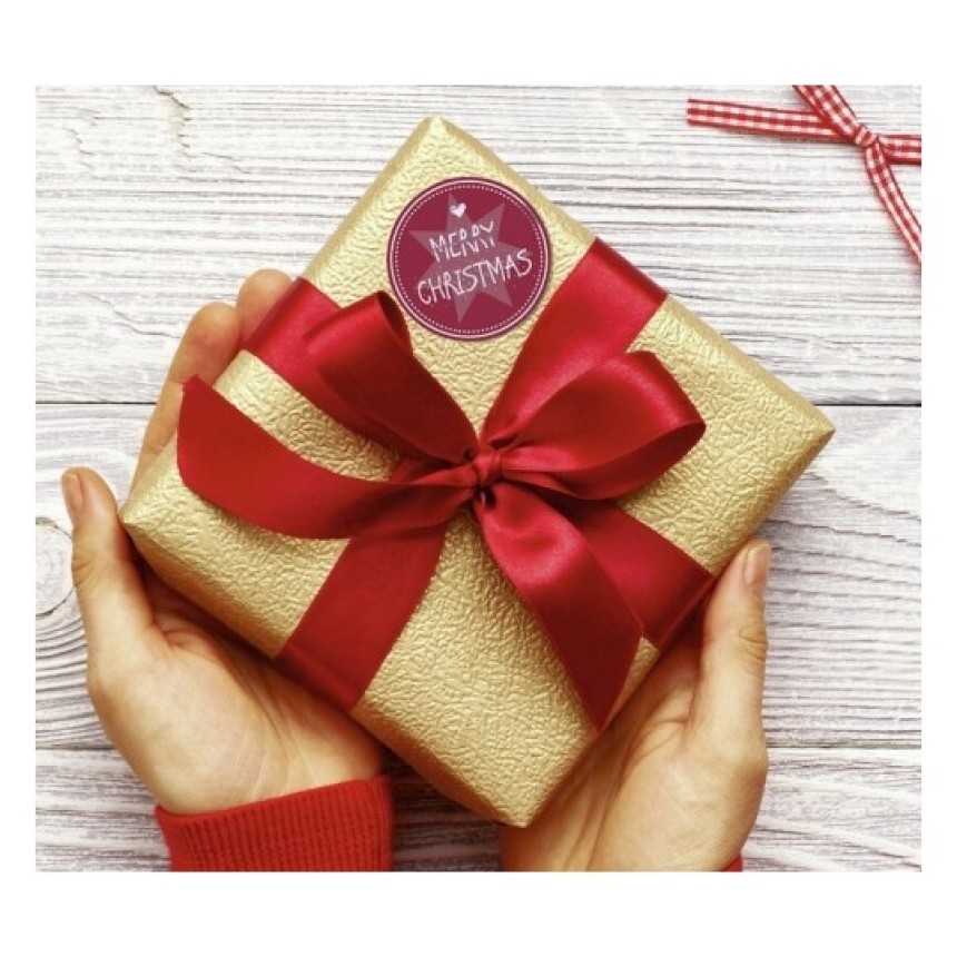 Geschenke mit Stickern schön verpackt