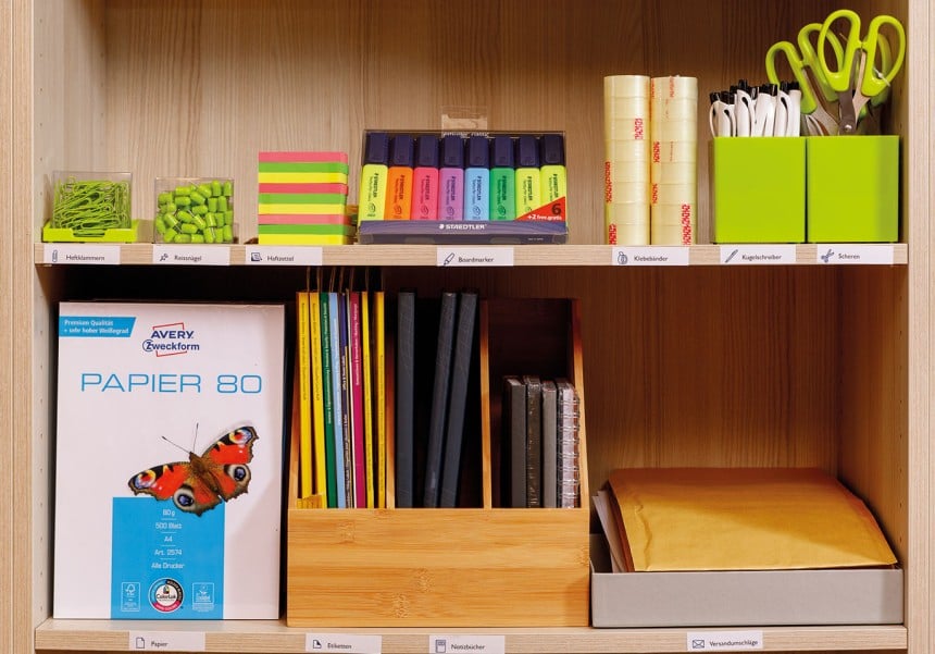 Gut organisierter Materialschrank