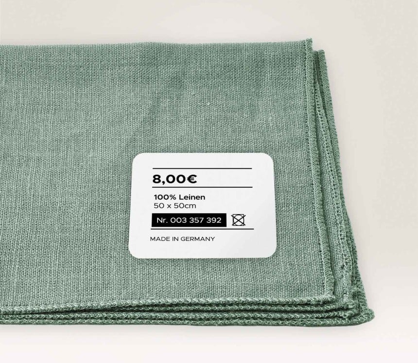 Leinenserviette mit Textil-Etikett zur Stoff-Kennzeichnung
