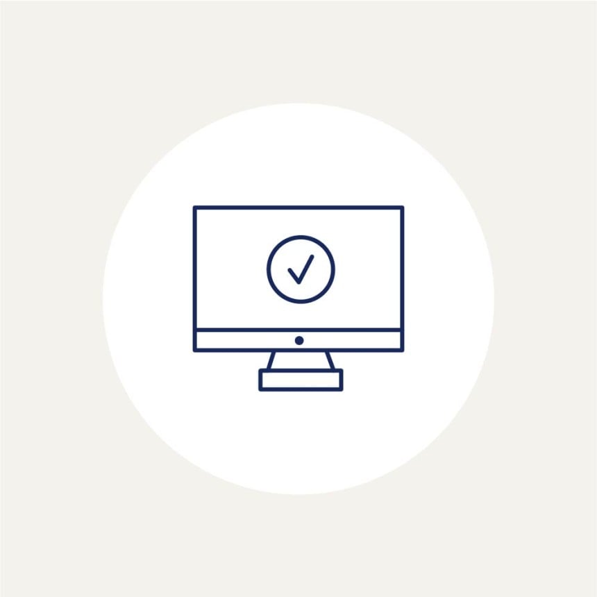 Auf einem beigen Hintergrund ist ein Bildschirm als Icon dargestellt. Auf dem Bildschirm ist ein Haken zu sehen.