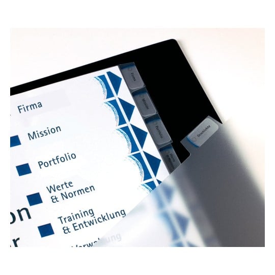 Register mit Etiketten ist zu sehen.