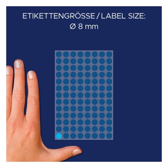 Größenvergleich mit Hand, Artikel: 3011, ein Bogen Markierungspunkte, Format: ⌀ 8 mm, Farbe: Blau