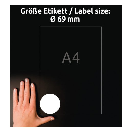 Größenvergleich mit Hand, Artikel: 6228-10, ein Bogen Runde Etiketten, Format: ⌀ 69 mm, Farbe: Weiß
