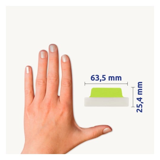 Größenvergleich mit Hand, Artikel: 74789, ein Bogen Haftstreifen, Format: 63,5 x 25,4 mm, Farbe: Weiß