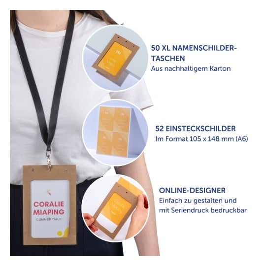 Das Bild zeigt einen Namensschildhalter und Namenskarten. Es zeigt eine Person mit einem Namensschild mit der Aufschrift 'CORALIE MIAPING' und Informationen über die Produkte: XL-Namensschildhalter, Einsteckkarten und ein Online-Designer für Anpassungen.