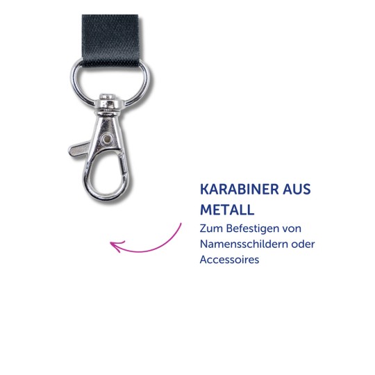Das Bild zeigt einen Karabiner aus Metall, der an einem Gurt befestigt ist, mit der Beschreibung, dass er für das Anbringen von Namensschildern oder Zubehör verwendet wird.