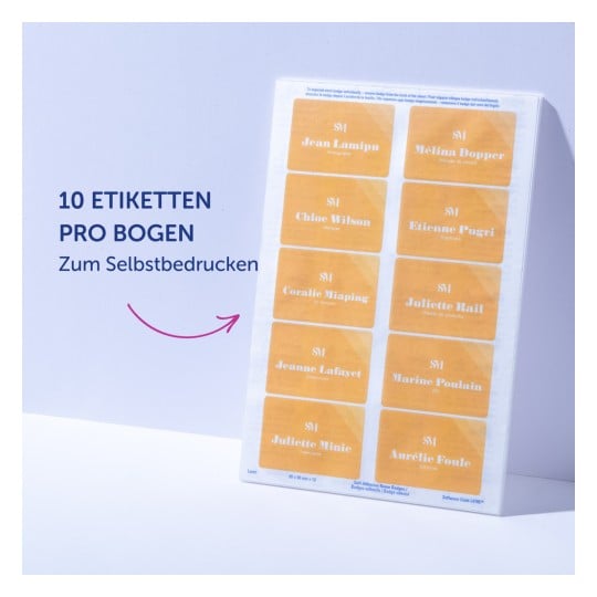 Das Bild zeigt ein Blatt selbstklebender Namensschilder, die zum Drucken entworfen wurden. Es gibt 10 Schilder pro Blatt, die jeweils einen Namen und einen Beruf anzeigen, wie Fotograf und Designer, mit einem gelben Hintergrund.