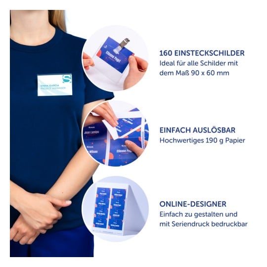 Das Bild zeigt eine Person in einem dunkelblauen Hemd mit einem Namensschildhalter. Es beinhaltet außerdem Produktbilder, die Kartendesigns und Merkmale wie leichtes Entfernen, hochwertiges Papier und Online-Designmöglichkeiten für Namensschilder zeigen.