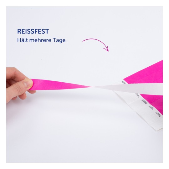 Das Bild zeigt eine Hand, die ein Stück reißfestes Klebeband mit rosa und weißen Abschnitten hält, zusammen mit dem Text in Deutsch: 'REISSFEST' und 'Hält mehrere Tage.'