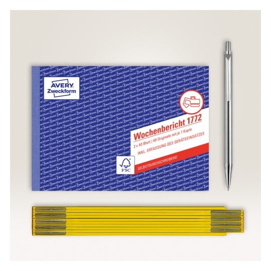 Das Bild zeigt einen blauen Wochenberichtblock von Avery Zweckform mit der Aufschrift 'Wochenbericht 1772' neben einem Metallstift und einem Stapel gelber Büroklammern.