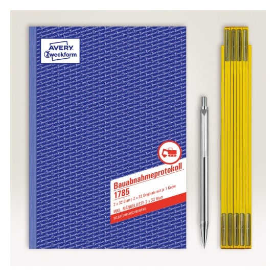 Das Bild zeigt einen blauen Ordner mit der Aufschrift 'Bauabnahmeprotokoll' neben einem silbernen Stift und gelben Trennblättern. Der Ordner ist ein Dokumentenhalter für Bauprotokolle.
