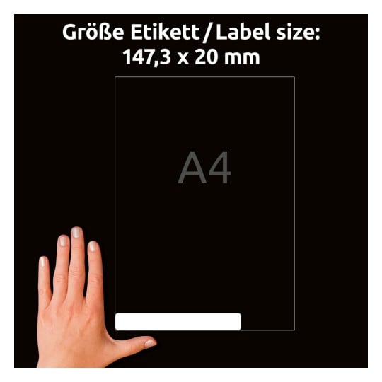 Größenvergleich mit Hand, Artikel: L4746REV-25, ein Bogen Etiketten für VHS-Videokassetten, Format: 147,3 x 20 mm, Farbe: Weiß