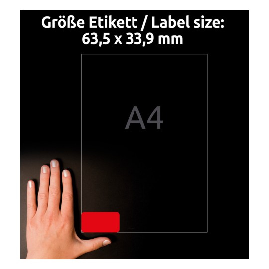 Größenvergleich mit Hand, Artikel: L6034-20, ein Bogen Farbige Etiketten, ablösbar, Format: 63,5 x 33,9 mm, Farbe: Rot