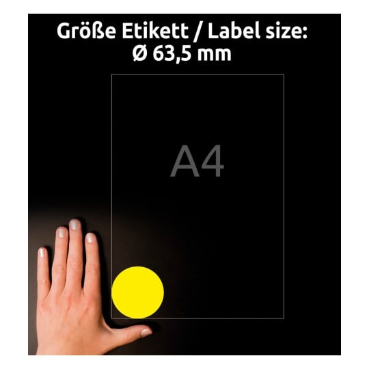 Größenvergleich mit Hand, Artikel: L7670Y-25, ein Bogen Etiketten in Sonderfarben, Format: ⌀ 63.5 mm, Farbe: neongelb