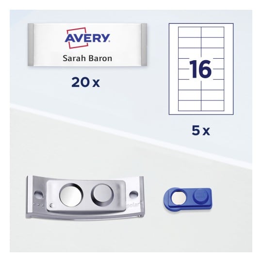 Das Bild zeigt Avery Namensschilder, Nummern und ein paar Etikettenhalter. Es zeigt das Branding "Avery", erwähnt "Sarah Baron", gibt eine Menge von 20 für Namensschilder an und zeigt Etikettenblätter mit einer Menge von 5.