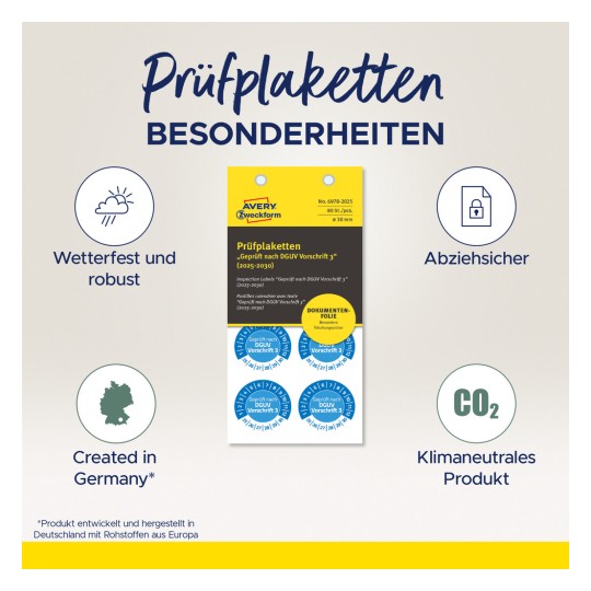 Das Bild zeigt Inspektionsetiketten, die als 'Prüfplaketten' bezeichnet werden und Merkmale wie wetterbeständig, sicher, hergestellt in Deutschland und klimaneutral hervorheben. Die Etiketten werden von Avery Zweckform hergestellt und entsprechen den DGUV-Standards von 2025 bis 2030.
