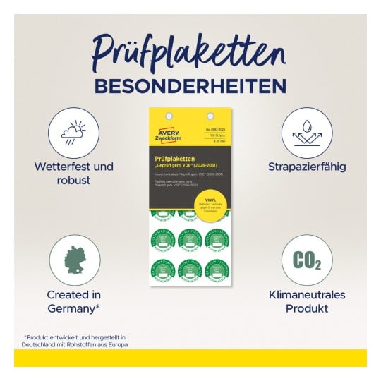Das Bild zeigt Prüfetiketten von Avery Zweckform, die ihre wasserfesten und langlebigen Eigenschaften hervorheben. Es präsentiert ein Produkt, das für die Verwendung in Deutschland konzipiert ist und betont seine klimaneutralen Eigenschaften. Die Etiketten sind für die Prüfnormkonformität von 2026 bis 2031 vorgesehen.