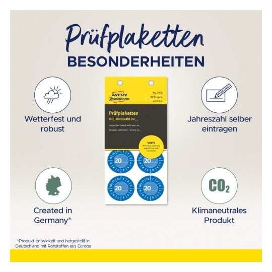 Das Bild zeigt eine Produktwerbung für Prüfplaketten von Avery Zweckform. Es hebt Merkmale wie Wetterbeständigkeit, die Möglichkeit zur manuellen Eingabe des Jahres hervor und dass das Produkt in Deutschland hergestellt und klimaneutral ist.