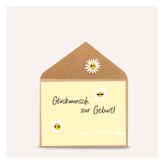 Das Bild zeigt eine Grußkarte mit einem braunen Umschlag, auf der eine gelbe Karte mit der Aufschrift 'Glückwunsch zur Geburt!' zu sehen ist, dekoriert mit niedlichen Blumen und lächelnden Sonnen-Emojis.