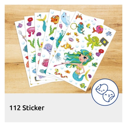 Das Bild zeigt eine Sammlung von sechs bunten Aufkleberbögen mit verschiedenen aquatischen Figuren, darunter Meerjungfrauen, Fische, Quallen und Meereslebewesen. Die Aufkleber sind mit lebhaften Farben und fantasievollen Illustrationen gestaltet und eignen sich perfekt zur Dekoration oder für Bastelarbeiten.