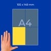 Hand neben einer A4-Layout-Grafik mit einem gelben Quadranten auf blauem Hintergrund?