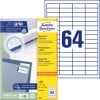 Packungsabbildung mit Etikettenbogen: Avery Zweckform Universal-Etiketten, Artikel:  3667, Format: 48,5 x 16,9 mm, Druckereignung: Inkjet,Laser s/w,Farblaser, Inhalt: 6.400 Etiketten / 100 Bögen, 64 Etiketten/Bogen