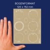 Größenvergleich mit Hand, Artikel: 51051, ein Bogen Sortiment Weihnachtssticker, Format: ⌀ 48 mm, Farbe: Weiß, Braun