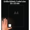 Das Bild zeigt eine Hand neben einem Etikett, das 35 x 35 mm misst. Es hebt die Größe im Vergleich zu einem A4-Papierformat hervor und enthält Messungen auf Deutsch, die die Größe des Etiketts angeben.
