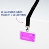 Das Bild zeigt eine Ausweis- und Namensschildanordnung mit einem rosafarbenen Hintergrund, auf dem der Name „Lucie Delbois“ und der Titel „Directrice Marketing“ zu sehen sind. Es enthält den Text „10 Namensschilder + 10 Schlüsselbänder“.
