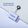 Das Bild zeigt einen Ausweishalter mit einem einziehbaren Rollclip. Er enthält eine Karte mit dem Namen 'MELINA DOPPER' und dem Titel 'Designer.' Der Hintergrund ist schlicht und weiß, mit dem Text '10 KARTENHALTER DOPPEL-HARTBOX.'