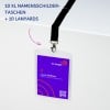 Das Bild zeigt ein Namensschild mit einem lila Hintergrund, auf dem der Text "On target" und der Name einer Person sowie ein QR-Code angezeigt werden, gehalten von einem Lanyard.