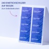 Bogen mit blauen, bedruckbaren Namensschild-Einlagen, vor einem hellen Hintergrund stehend?