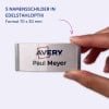 Das Bild zeigt ein Namensschild mit dem Namen 'Paul Meyer' und der Marke 'Avery'. Es gibt an, dass das Produkt ein Set von fünf Namensschildern in Edelstahloptik ist, Größe 70 x 30 mm.