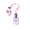 Das Bild zeigt ein rosa Lanyard mit einem daran befestigten ID-Ausweis. Der Ausweis zeigt einen Namen, ein Silhouettenbild und ein Datum.