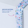 Das Bild zeigt ein Band oder eine Schleife aus weichem Material mit einem Blumenmuster, zusammen mit dem Text 'WEICHES MATERIAL' und Informationen über Komfort und Satin-Finish.