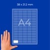 Hand neben einem blauen A4-Rasterdiagramm, beschriftet mit 38 × 21,2 mm?