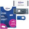 Packungsabbildung mit Etikettenbogen: Avery Zweckform, Artikel: POL30MA02-20DR, Magnetische Namensschilder, Format: 70 x 30 mm, Druckereignung: Farblaser,Laser s/w,Inkjet, Inhalt: 20 Schilder / 90 Einsteckschilder / 5 Bögen, 18 Karten/Bogen