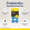 Das Bild zeigt eine Produktwerbung für Prüfplaketten von Avery Zweckform. Es hebt Merkmale wie Wetterbeständigkeit, die Möglichkeit zur manuellen Eingabe des Jahres hervor und dass das Produkt in Deutschland hergestellt und klimaneutral ist.