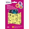 Das Bild zeigt die Verpackung für reflektierende Aufkleber von Avery, die verschiedene lustige Designs zur Verbesserung der Sichtbarkeit enthalten. Es beinhaltet ein Bild eines Kindes mit einem Rucksack und bunten Grafiken.